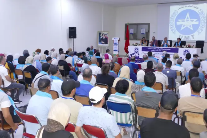 الـUMT بمراكش يرفض التشغيل بالعقدة ويهدد بالتصعيد في مواجهة “خوصصة” المدرسة العمومية