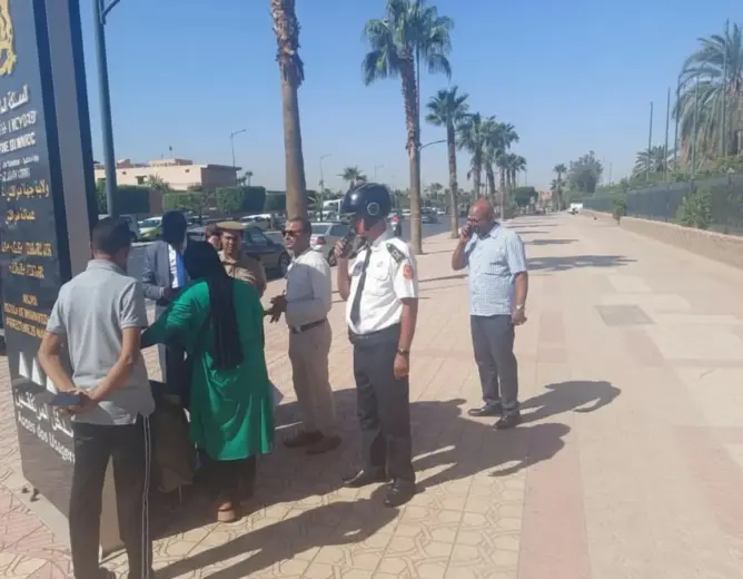 سيدة بمراكش تحاول إضرام النار بنفسها بسبب تأخر دعم الزلزال