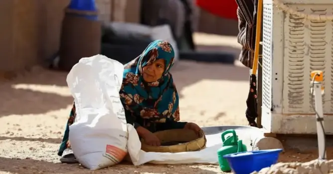 إغراق مخيمات تندوف بجنسيات مختلفة يبدد المساعدات ويؤزم وضع المحتجزين
