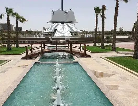 عطش تحت واجهة خضراء بالعيون .. 47% من مياه التحلية تضيع والسكان يستغيثون