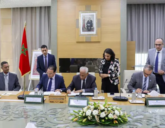 وزارة السعدي تنخرط في تنزيل العقوبات البديلة بتكوين سجناء في 19 حرفة