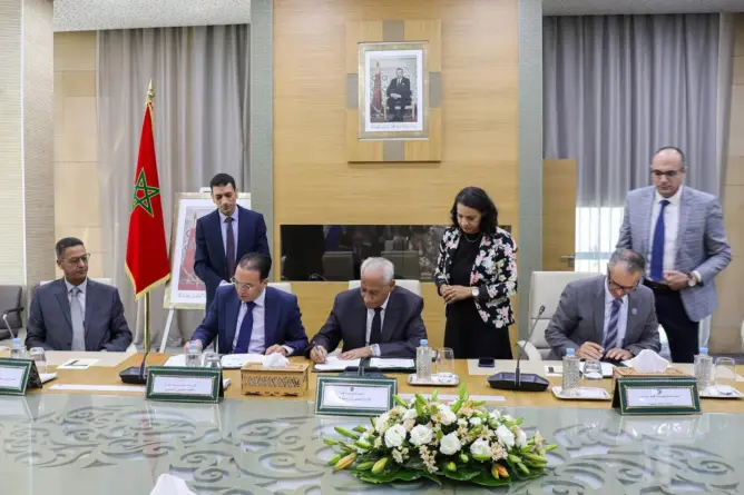 وزارة السعدي تنخرط في تنزيل العقوبات البديلة بتكوين سجناء في 19 حرفة