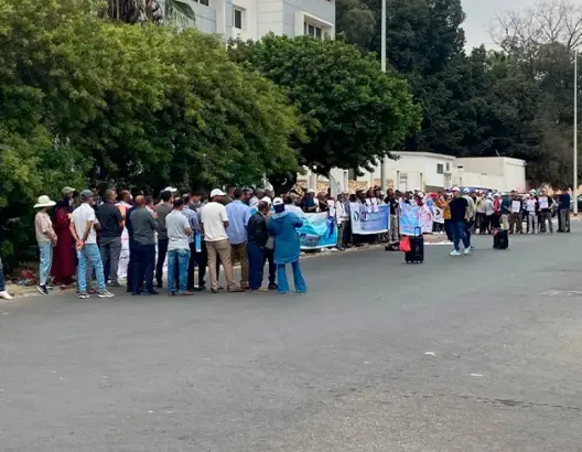 عشرات الأساتذة يحتجون بأكادير