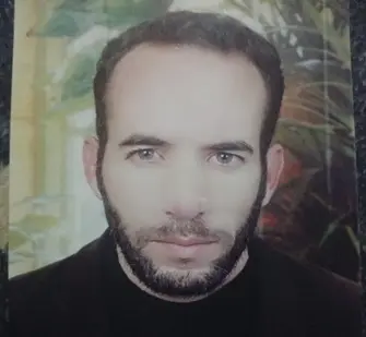 لقد ونمَ الذبابُ عليه ..