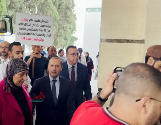 مواطنون “يلاحقون” التهراوي بمستشفى تطوان