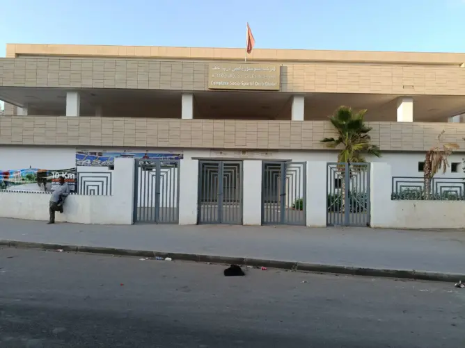 مركب سوسيو ثقافي ورياضي.. مشروع ملكي معطل في قلب المعاريف ومطالب بفتح تحقيق