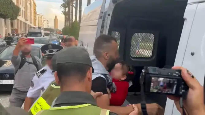مصدر أمني: الأب الموقوف رفقة طفلته بالرباط أفرج عنه فورا دون اقتياده لمخفر الشرطة