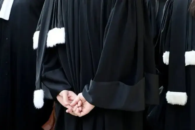 محامٍ بهيئة الدار البيضاء يتعرض لاحتجاز واعتداء جسدي من طرف أجانب