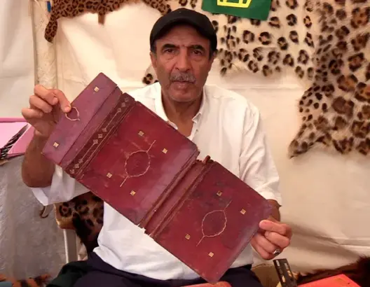 قصة أحد آخر المُسَفِّرين في المغرب (فيديو) (فيديو)