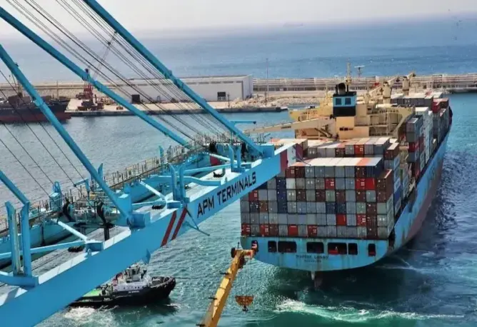 الاقتصاد المغربي يواصل التعافي: توقعات بنمو 4,5% في 2026 واستقرار العجز عند 3%