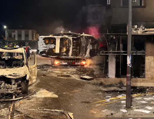 مشاهد التخريب وإحراق الممتلكات بسلا