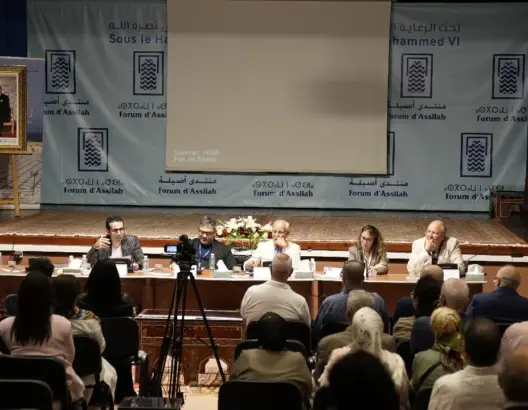 منتدى أصيلة.. مثقفون يحذرون من “سلطة التقنية” على الفن والخيال الإنساني