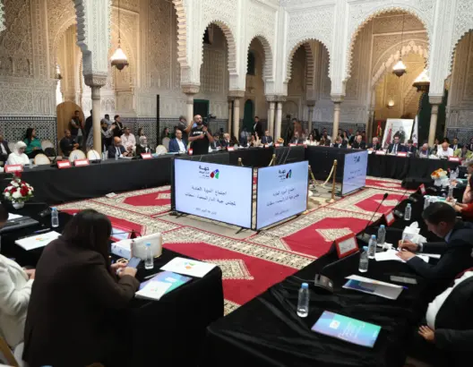 “تحول لغرفة تسجيل”.. معارضة جهة البيضاء تنتقد “هشاشة” أداء مجلس “معزوز”