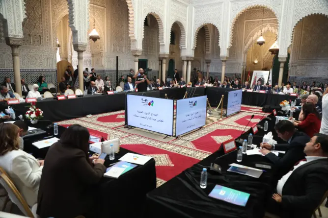 “تحول لغرفة تسجيل”.. معارضة جهة البيضاء تنتقد “هشاشة” أداء مجلس “معزوز”