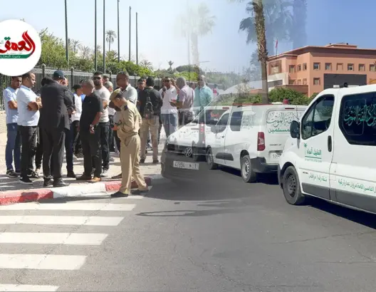 سائقي سيارات الإسعاف بمراكش يحتجون على تفويت صفقة نقل الأموات والجرحى لشركة واحدة