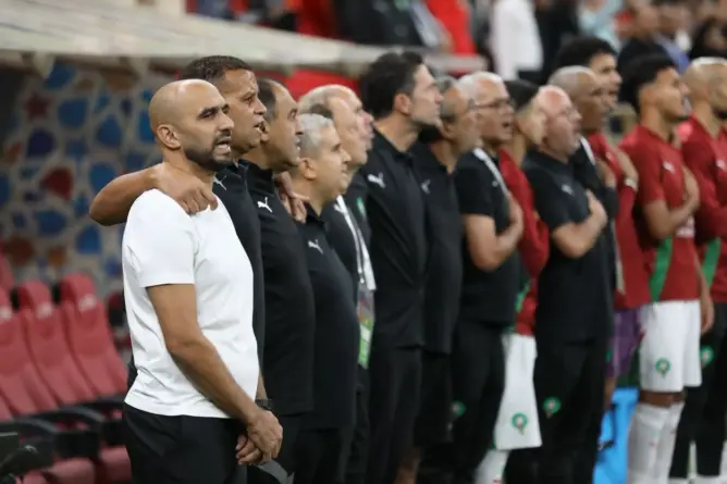 الركراكي يلاحق 5 مواهب أوروبية لتعزيز قوة “الأسود” في مونديال 2026