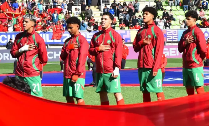 أضواء كاشفة// الكرة المغربية تتألق خارج الديار.. وملاعب البطولة تئن داخل الأسوار