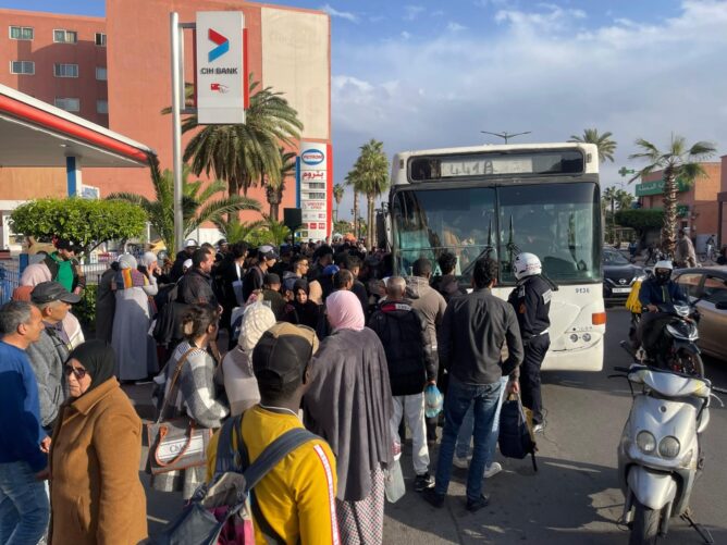 النقل كابوس يومي يواجه طلبة وعمال ساكنة تامنصورت