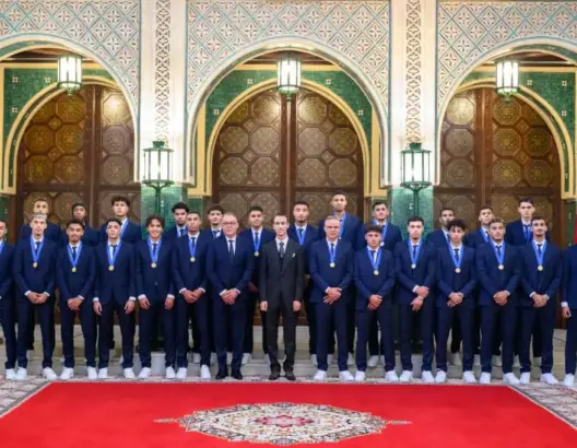 ولي العهد يستقبل منتخب الشباب بعد فوزه بكأس العالم.. تكريم ملكي كبير واستقبال شعبي حاشد