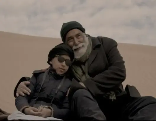 “المرجة الزرقاء”.. تأمل سينمائي في رحلة طفل كفيف يبحث عن المعنى والحلم