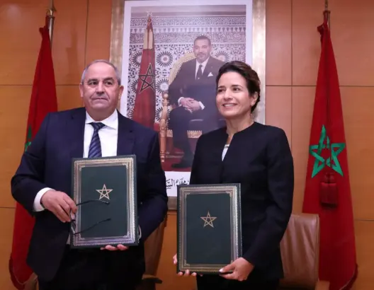 المغرب يخصص 50 منحة شهرية لطلبة الدكتوراه في الانتقال الطاقي والتنمية المستدامة