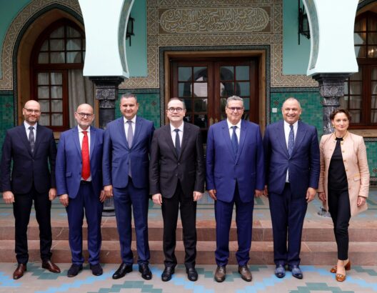 المغرب و"رونو" يوقعان اتفاقية استثمارية تاريخية