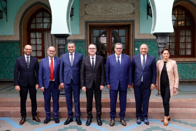 المغرب و"رونو" يوقعان اتفاقية استثمارية تاريخية