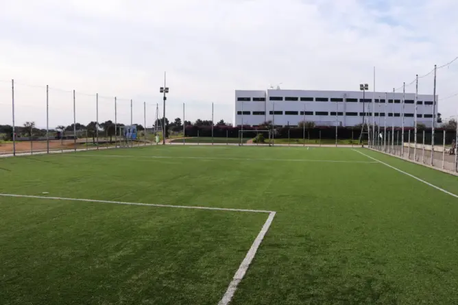 ملاعب القرب بسيدي مومن.. كيف تحولت مشاريع رياضية إلى مصدر للربح بدل خدمة الشباب؟