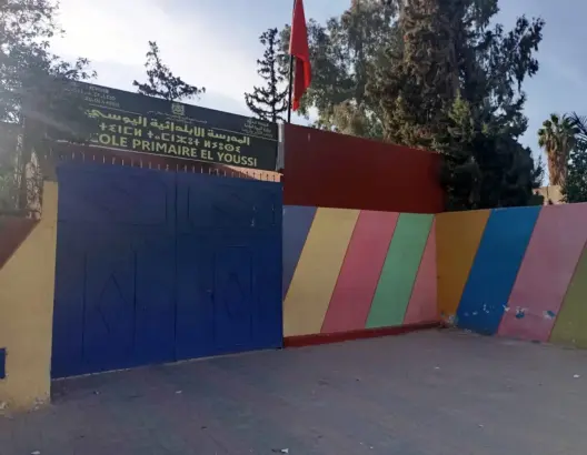 مدرسة “اليوسي” بمراكش بلا ترميم منذ الزلزال.. أولياء التلاميذ يصرخون: “أبناؤنا يدفعون الثمن”