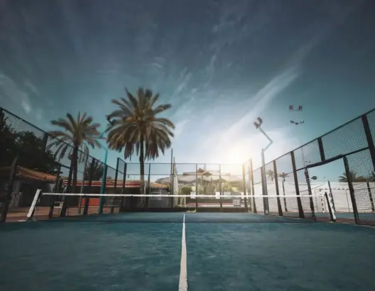خروقات عمرانية جديدة تطارد عمدة طنجة بعد ترخيص لملعب “Padel” مشبوه