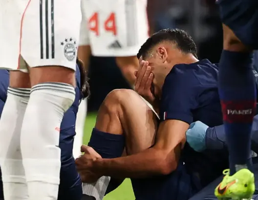 “سان جيرمان” يؤكد تعرض حكيمي لالتواء حاد في الكاحل دون تحديد مدة الغياب