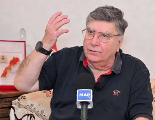 “هنا إذاعة المملكة المغربية من العيون”.. قصة صوت رافق مسيرة التحرير