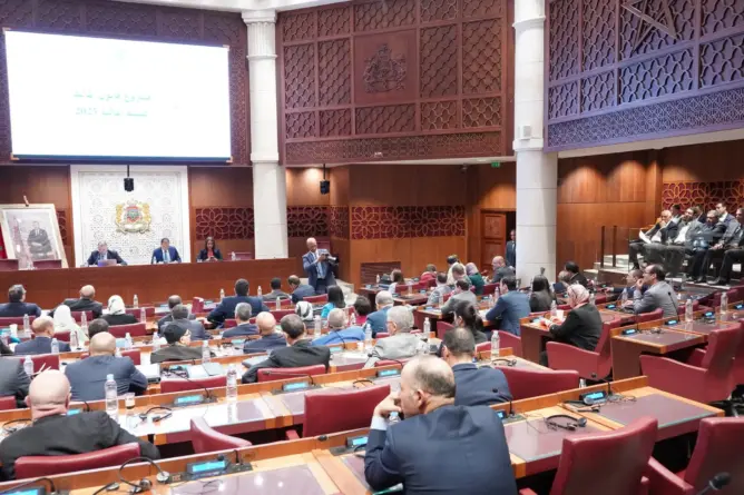 نائبة اشتراكية تنتقد تغطية الإعلام لقضايا متابعة البرلمانيين وتلوح بالاستقالة