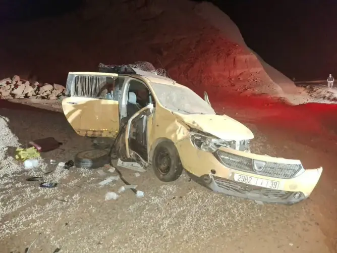 إصابات في انقلاب “طاكسي كبير” بأمرزكان نواحي ورزازات.. ومطالب بتشديد المراقبة (صور)