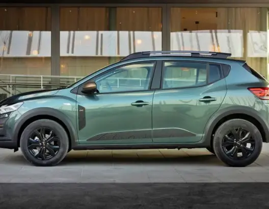 سيارة "داسيا سانديرو" (Dacia Sandero)،