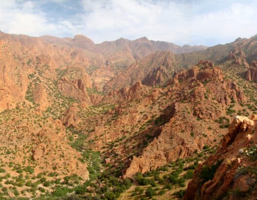 صخور الأطلس الصغير تكشف اضطرابات مغناطيسية نادرة هزت الأرض قبل 560 مليون سنة