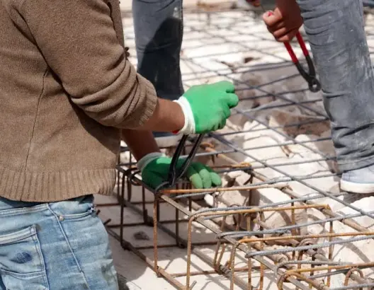 ضبط مصانع سرية لمواد البناء تهدد مشاريع السكن الاجتماعي بجهة البيضاء