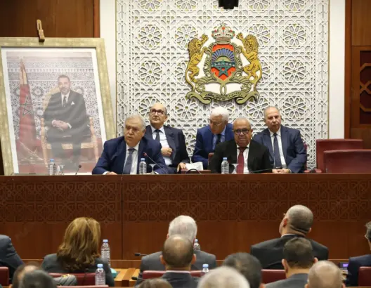 تعديلات برلمانية تقترح تشديد محاربة الترحال وتعزيز تمثيلية الشباب ومراجعة العقوبات الانتخابية