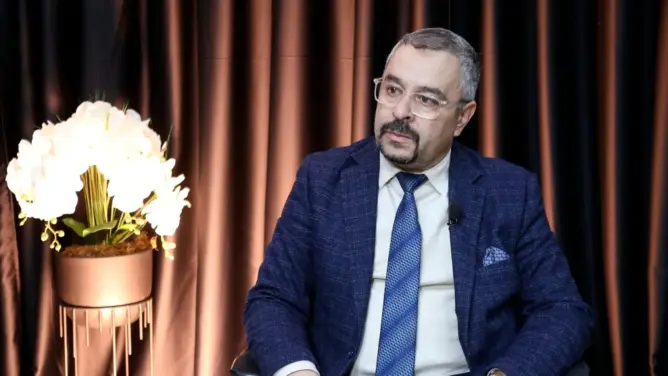 البقالي يكشف تفاصيل أزمة النساخ ويحذر من مخاطر اجتماعية مع اقتراب إدماجهم في مهنة العدول (فيديو)