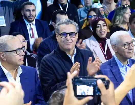أخنوش: حزبنا يفي بالتزاماته والطريق ما زال طويلا والمغاربة يستحقون استكمال ما بدأناه