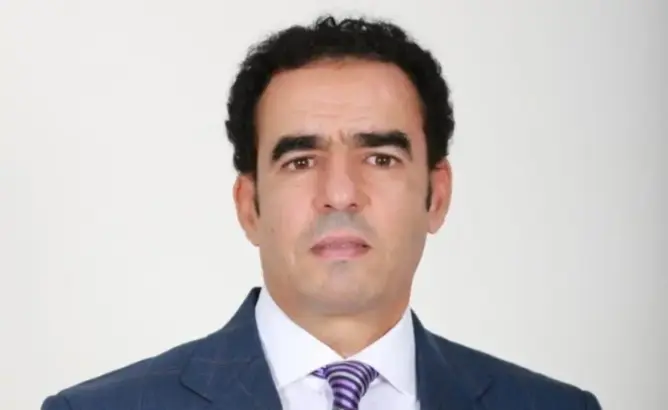 الوزير رياض مزور وكلمة “بزعط”: حين يسقط الأدب السياسي وتصبح الإقالة مطلباً لرد كرامة مغاربة العالم