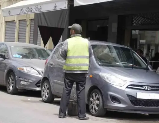 “مجانية” الوقوف ببوسكورة.. قرار حاسم يطيح بـ”الحراس الوهميين” وينهي فوضى الشوارع