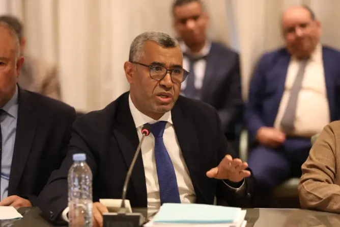 بوانوو لوزير الصحة: “ماعندك زهر معايا” وشركة وزير حصدت صفقات أدوية بالملايير