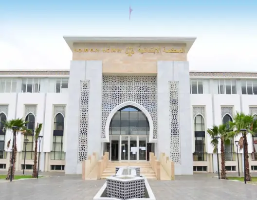 اكتشَف سيارتين باسمه دون علمه.. “تلاعب” بالبيانات يحرم مواطنا بطنجة من “أمو تضامن”
