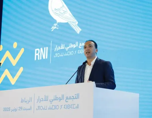 السعدي يهاجم حكومتي “الإسلام السياسي” ويصف تدبيرها بـ”سنوات الظلام والعدمية”