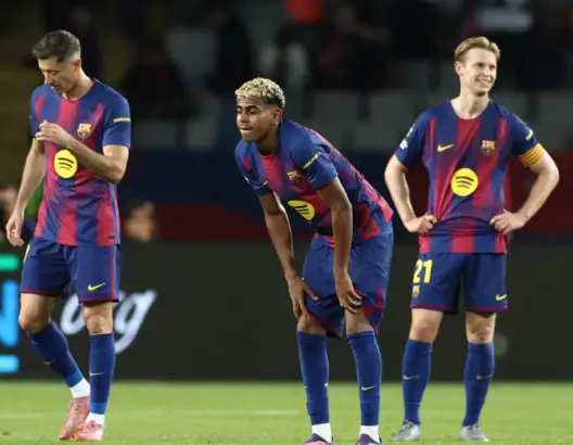 لامين جمال لاعب نادي برشلونة