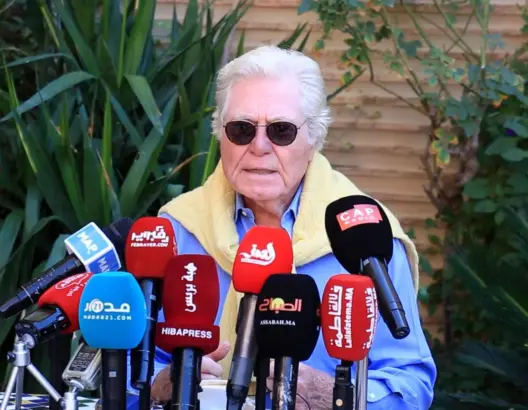 حسين فهمي يهاجم “سينما المؤثرات” ويعتبر فترة حكم مرسي “قاسية على الفن”