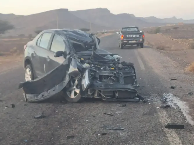 قتيل وجريح في حادث اصطدام عنيف بين سيارتين نواحي تنغير (صور)