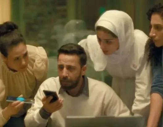 بكاء وتصفيقات حارة.. “صوت هند رجب” صرخة طفلة فلسطينية تهز مهرجان مراكش