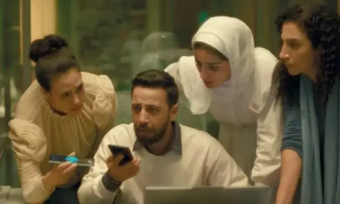 بكاء وتصفيقات حارة.. “صوت هند رجب” صرخة طفلة فلسطينية تهز مهرجان مراكش